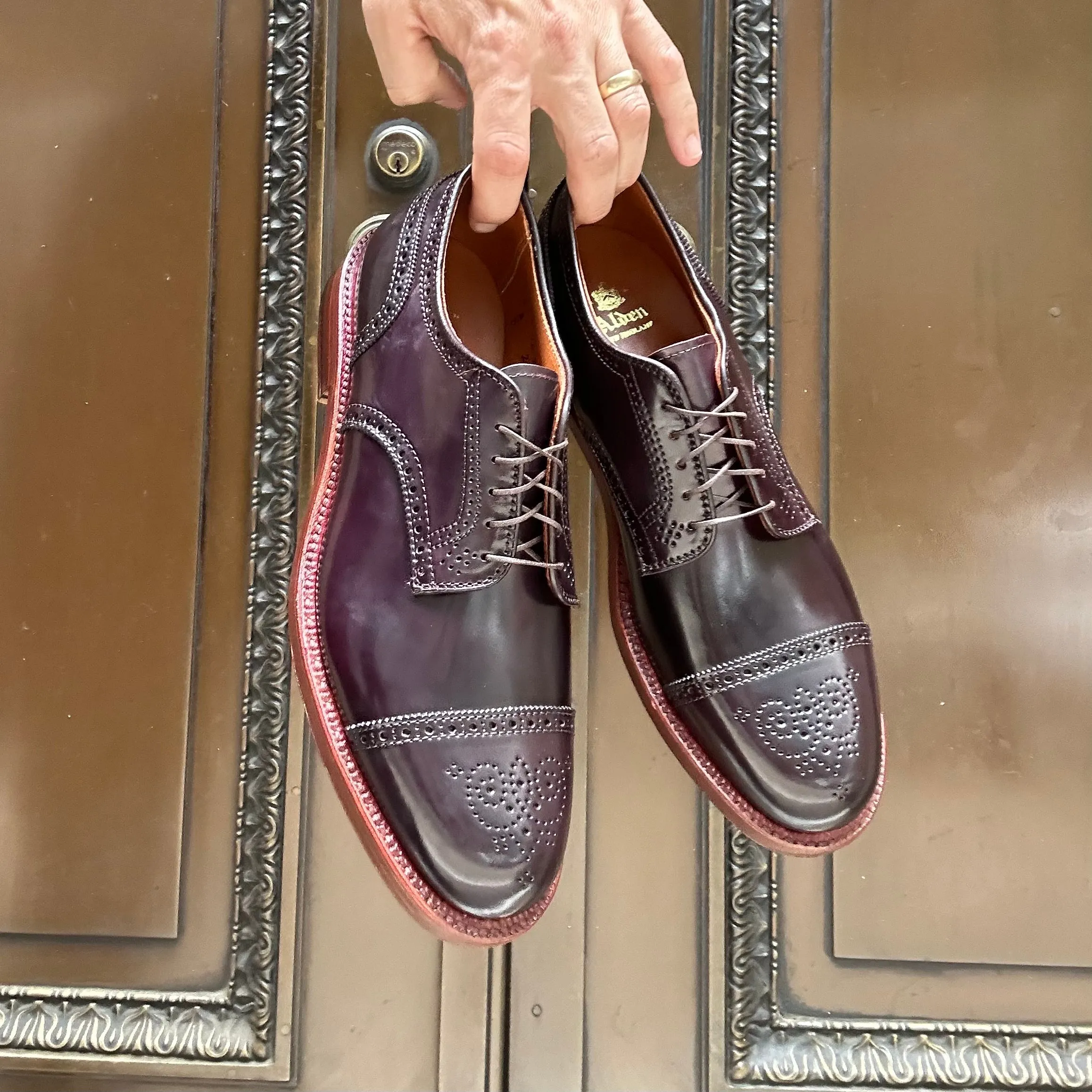 21522 - Medallion Cap Toe Blucher Color 8