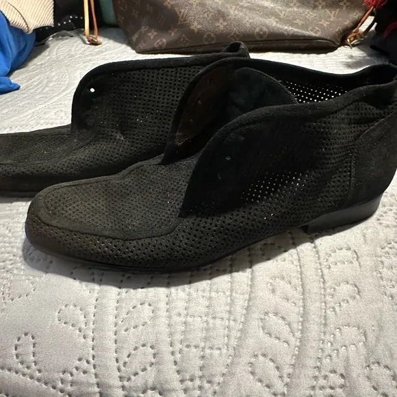 Armando D’Alessandro Vintage perforated Black Suede Leather Lace-Up Booties 38