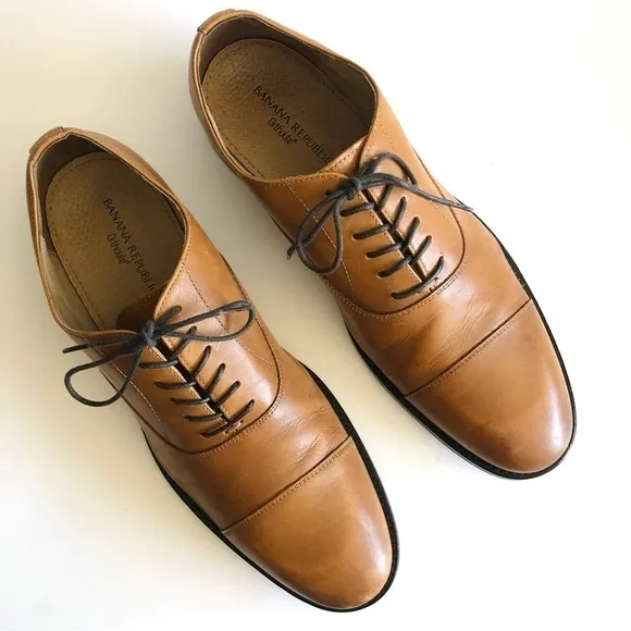 Banana Republic Kevin Cap Toe Oxfords