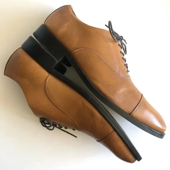 Banana Republic Kevin Cap Toe Oxfords