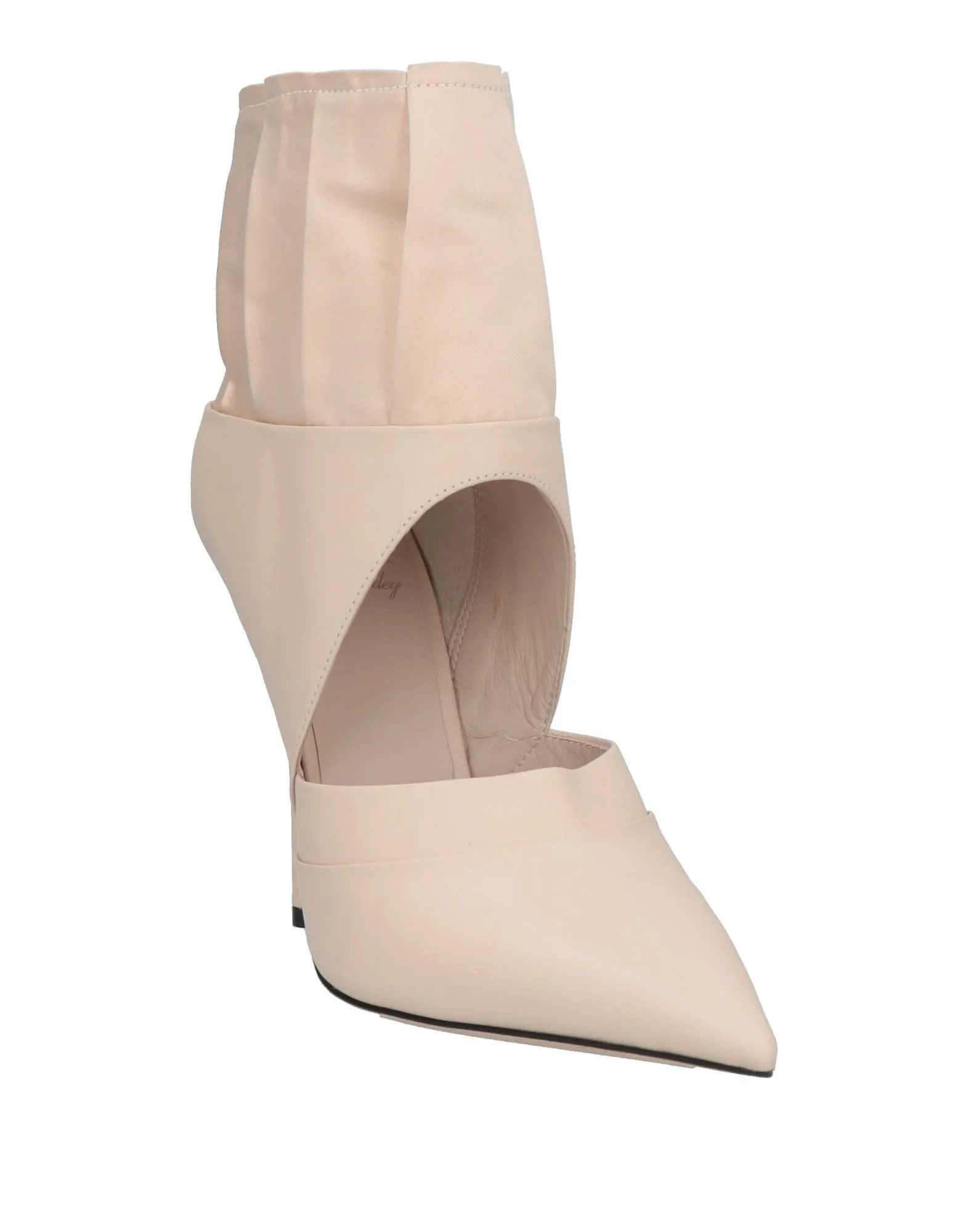BECKI COAKLEY Leather Ankle boots (17303383GG) Woman