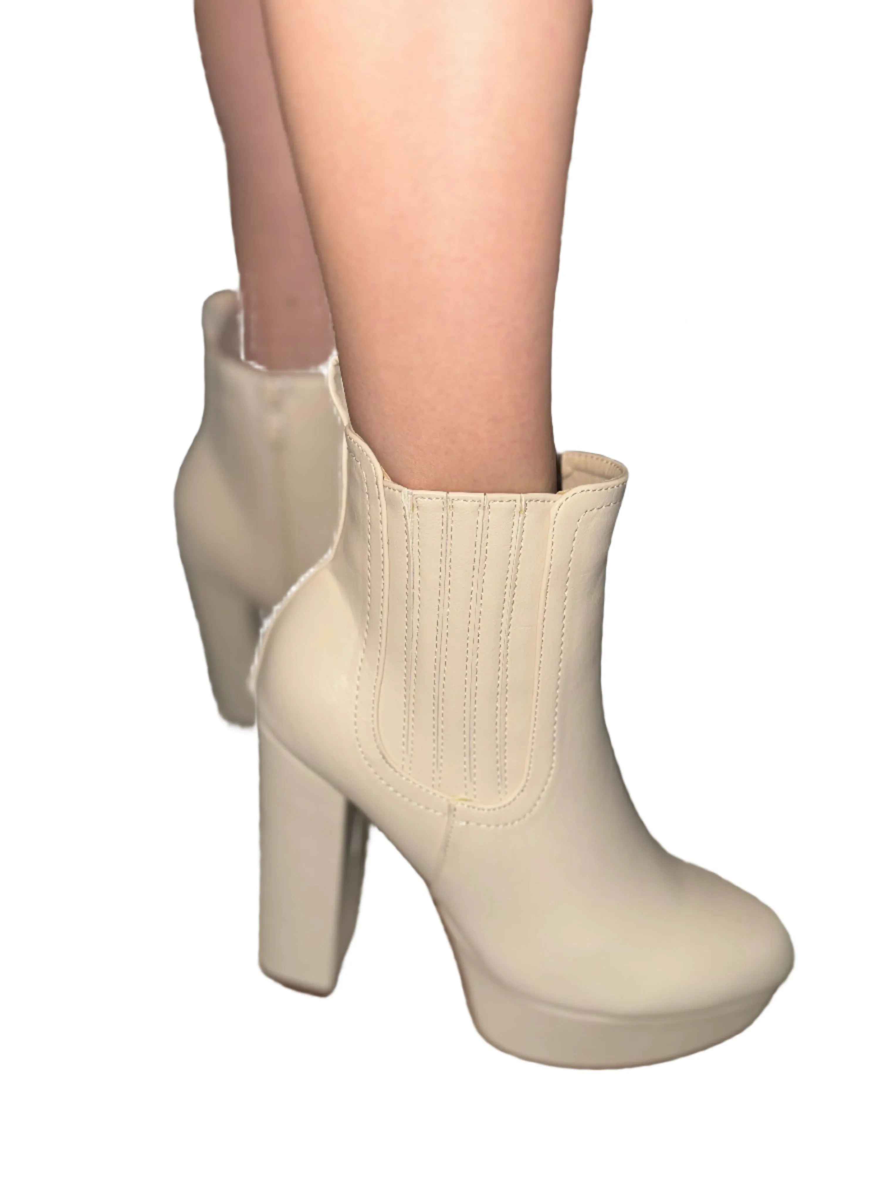 BELOW THE ANKLE BLOCK HEEL BOOT LUCKY-02