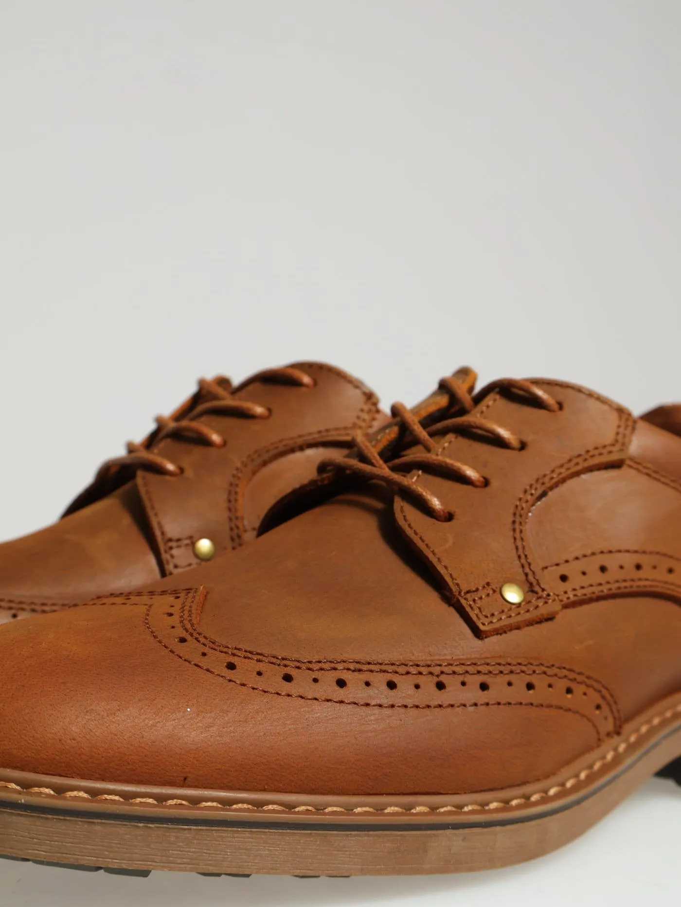 Brogue Wing Cap Casual Lace Up Derby - Tan