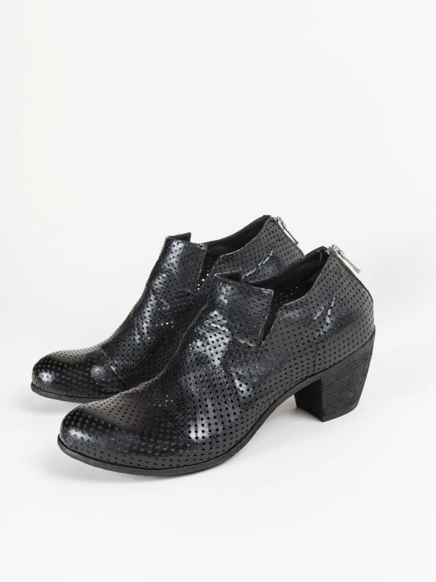 chabrol boot - black perforated