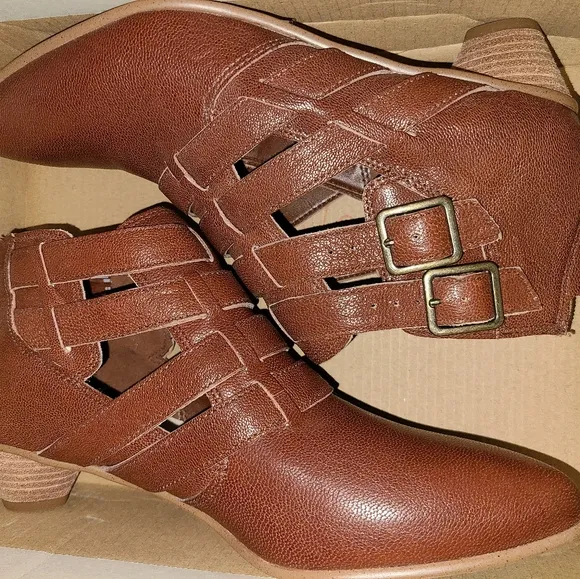 Clarks Mena Poppy Tan Leather | Size 6