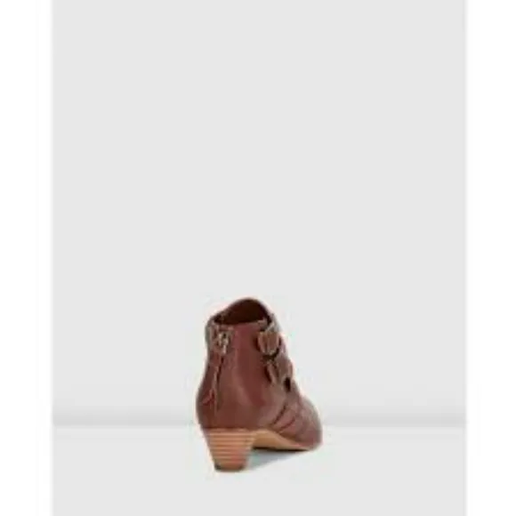 Clarks Mena Poppy Tan Leather | Size 6