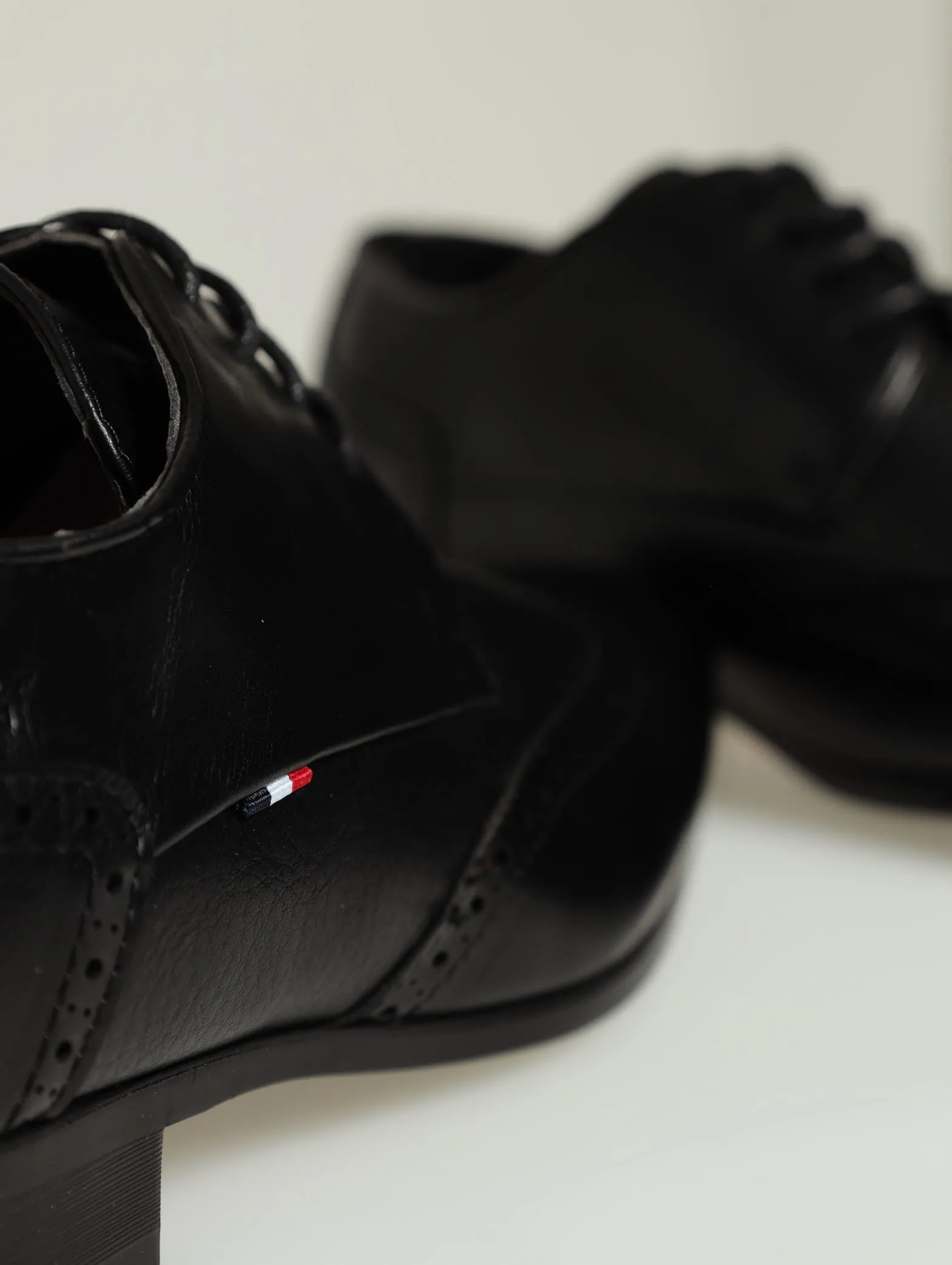 Comfort Shadow Spray Toe Cap Lace Up Derby - Black