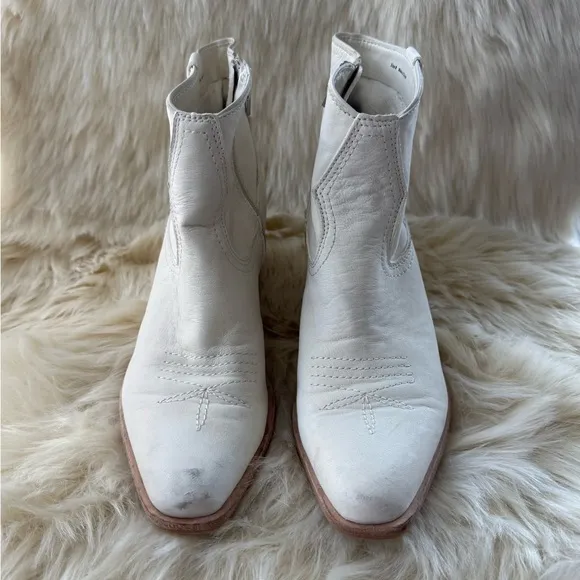Dolce Vita Silma Ivory Ankle Boots Size 8