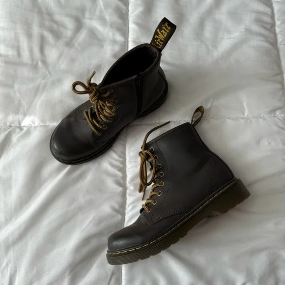 Dr Martens Children’s 1460 Wildhorse Leather Lace Up Boots