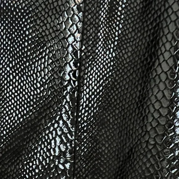 EUC Austin Reed Black Snakeskin Embossed Leather Skirt Size 10