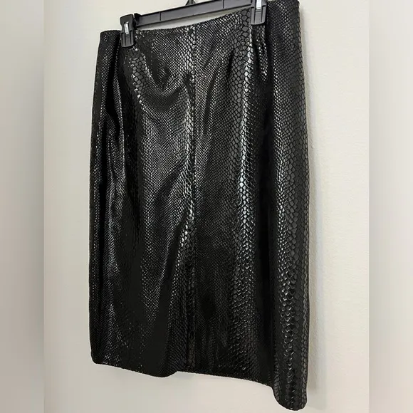 EUC Austin Reed Black Snakeskin Embossed Leather Skirt Size 10