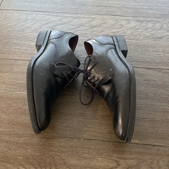 Johnston &amp; Murphy Mens Meade Cap Toe Black Dress Shoe | 9 1/2