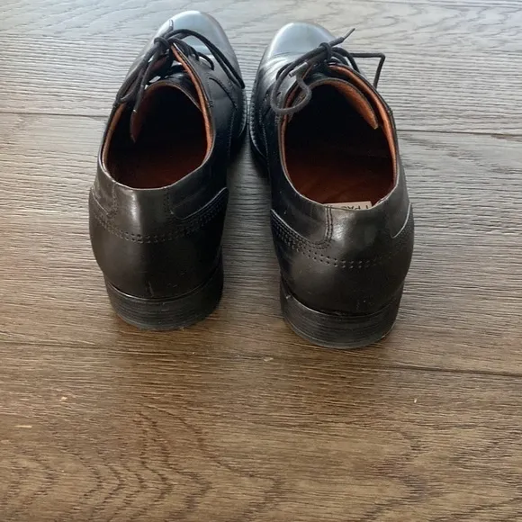 Johnston &amp; Murphy Mens Meade Cap Toe Black Dress Shoe | 9 1/2