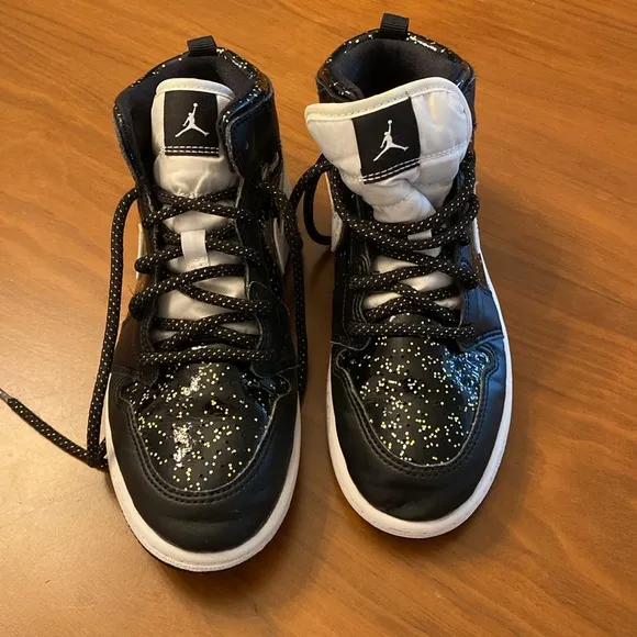 JordanToddler Leather 1 Mid SE Sneakers