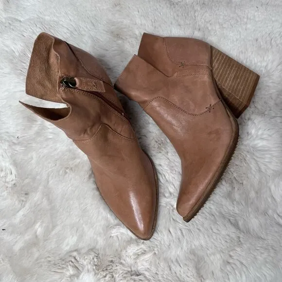 Kelsi Dagger Split Side Heeled Brown Ankle Booties Size 8