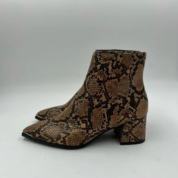 Kenneth Cole Toffee Roanne Snakeskin Print Solid Block Heel Ankle Boots Size 6