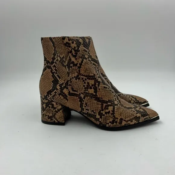 Kenneth Cole Toffee Roanne Snakeskin Print Solid Block Heel Ankle Boots Size 6