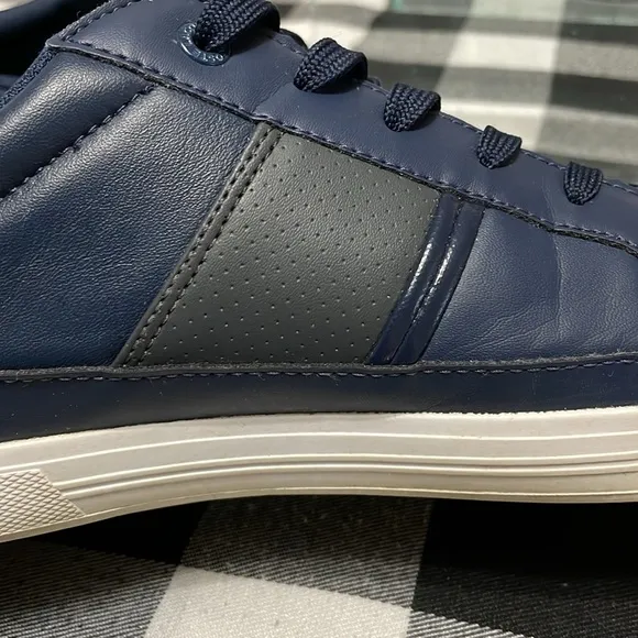 Lacoste Men's Chaymon Lace Up Leather Sneakers Shoes Size 12 Blue