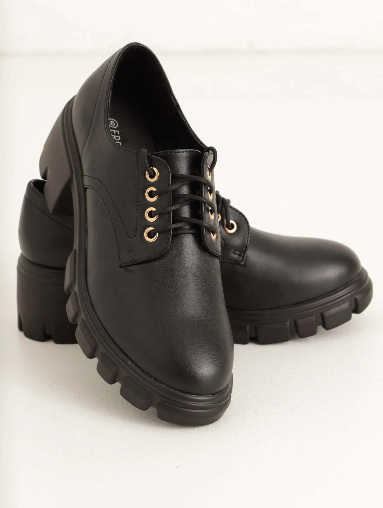 Ladies Plain Oxford Lace-Up On Lug Sole - Black
