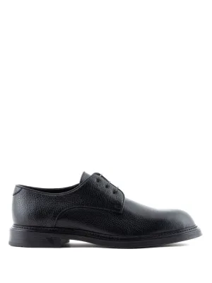 Leather laced shoes