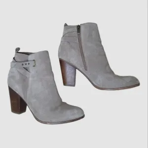 Michael by Michael Shannon Lexi Ankle Boots in Taupe Size 12