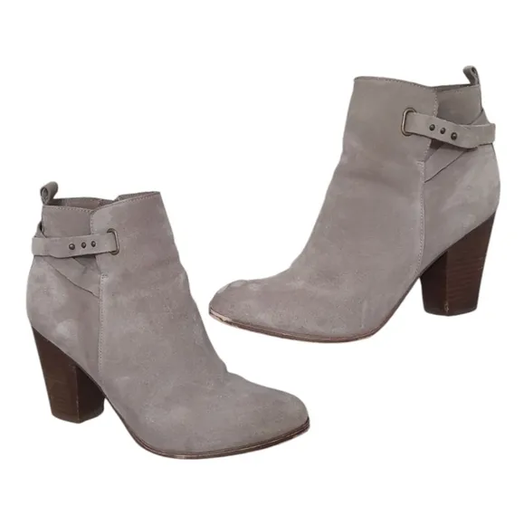 Michael by Michael Shannon Lexi Ankle Boots in Taupe Size 12