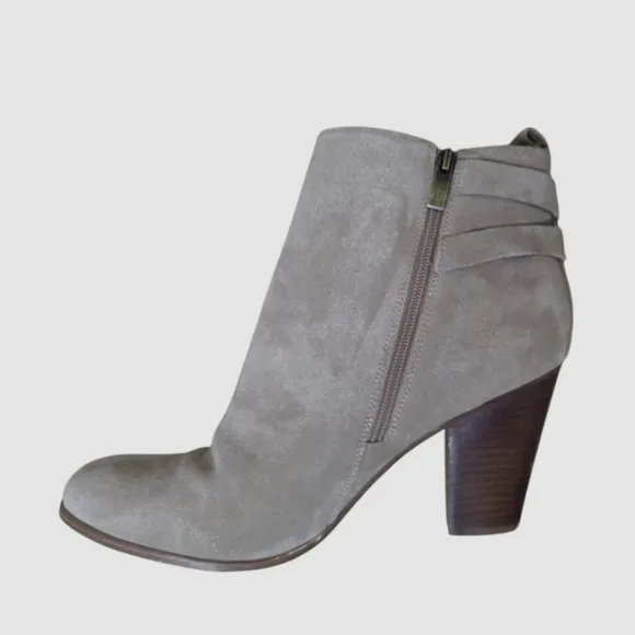 Michael by Michael Shannon Lexi Ankle Boots in Taupe Size 12