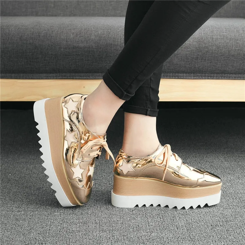 Original 2022 Autumn Women Patent Leather Stars Flat Platform Casual Shoes Fashion Lace Up Brogue Shoes Footwear Chaussures Femme