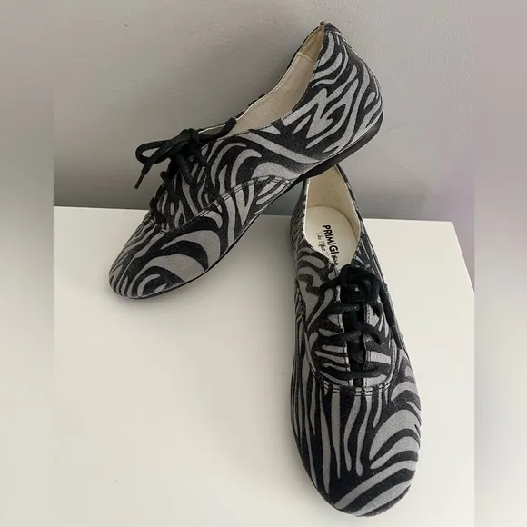 Primigi Zebra Lace up Shoes New! 36