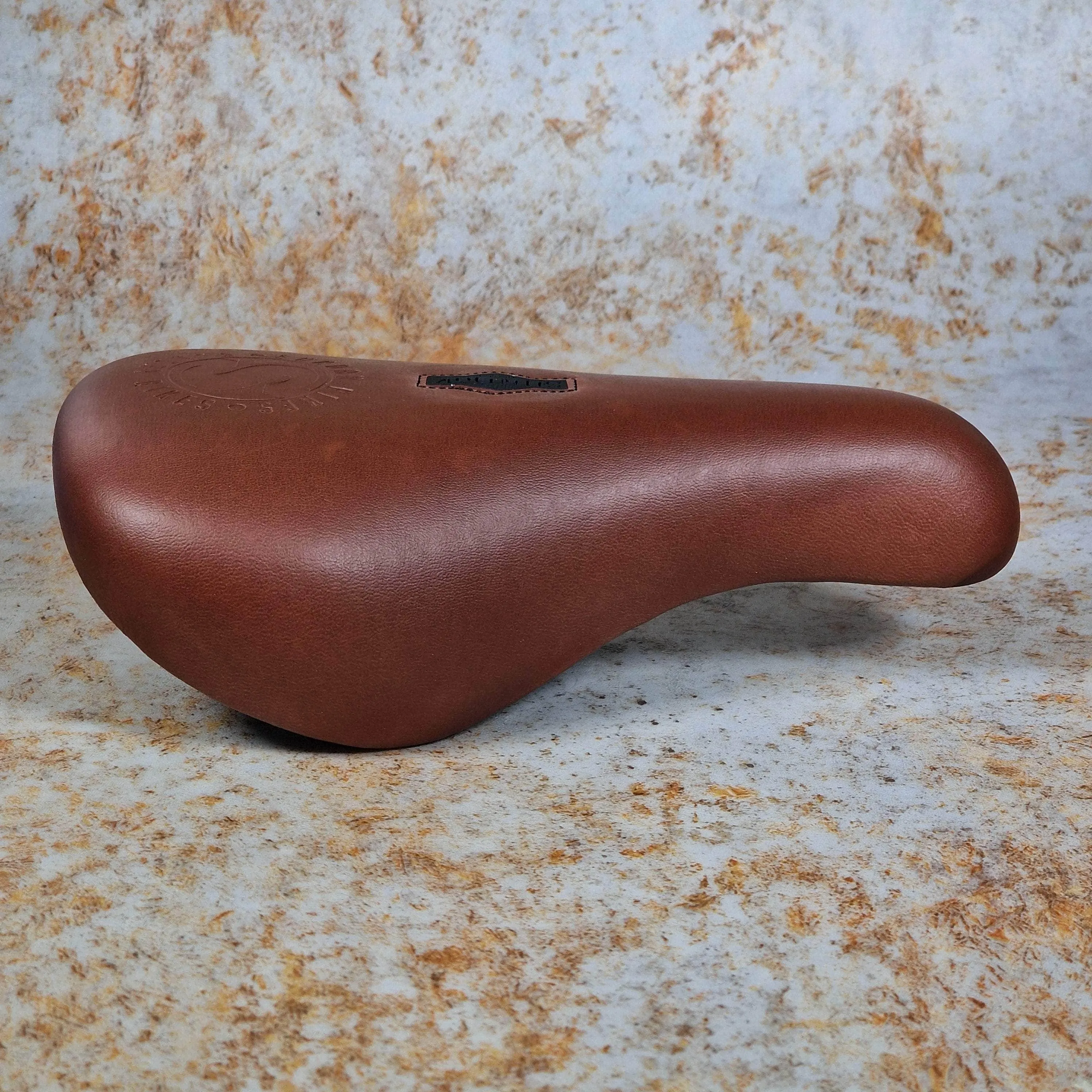 Sunday (S) Badge Pivotal Seat