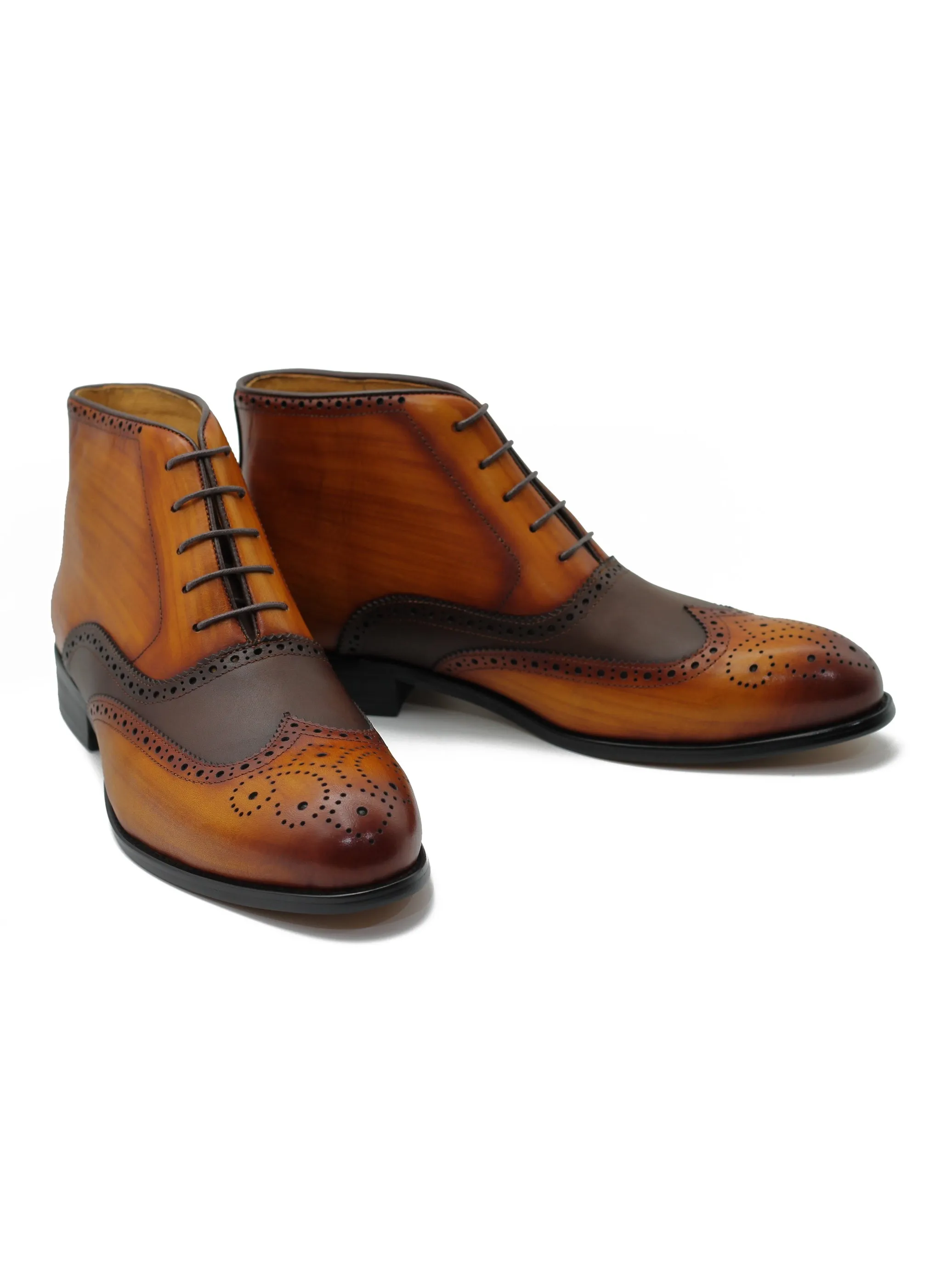 TAN LEATHER BROGUES
