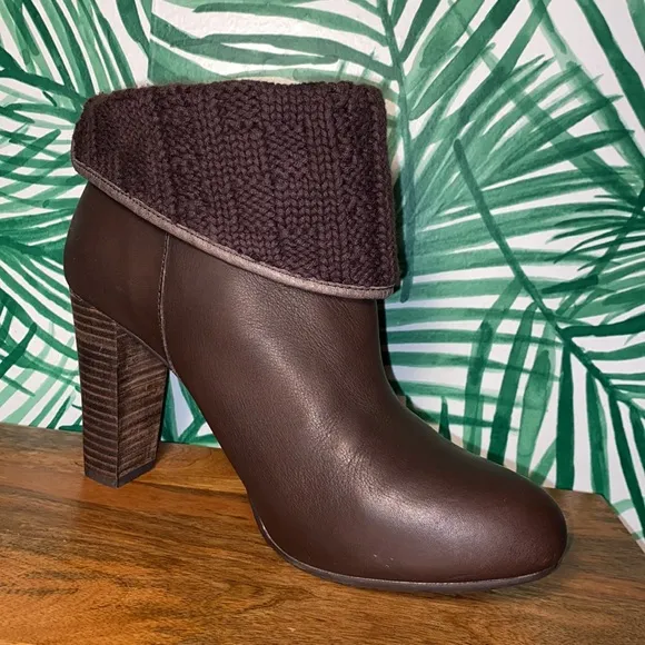 UGG 1008755 Dandylion Tres Brown Leather Sweater Cuff Ankle Boots Women’s 10
