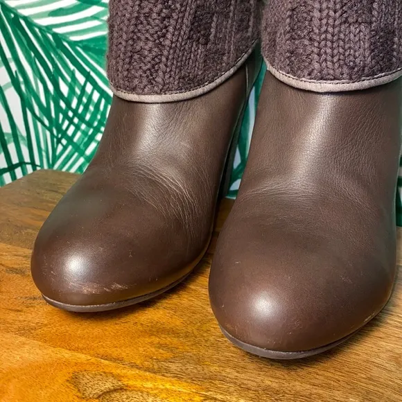 UGG 1008755 Dandylion Tres Brown Leather Sweater Cuff Ankle Boots Women’s 10