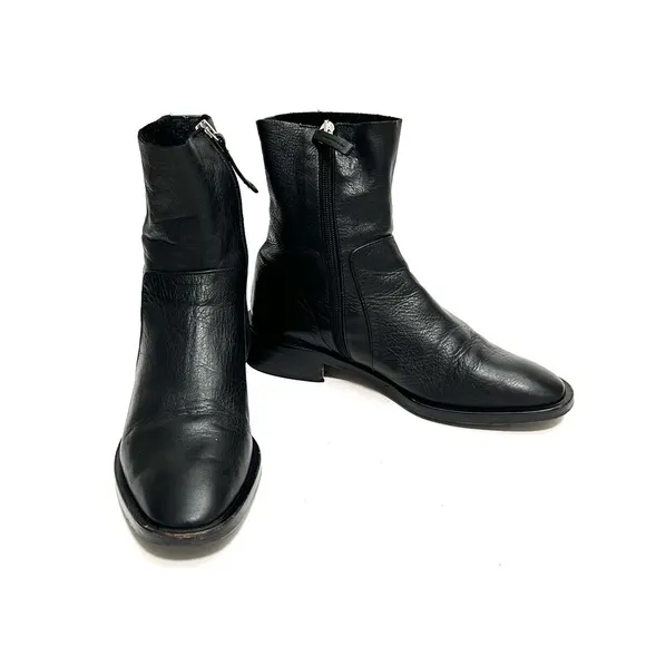 Vintage Y2K womens super soft black leather zip up ankle boots