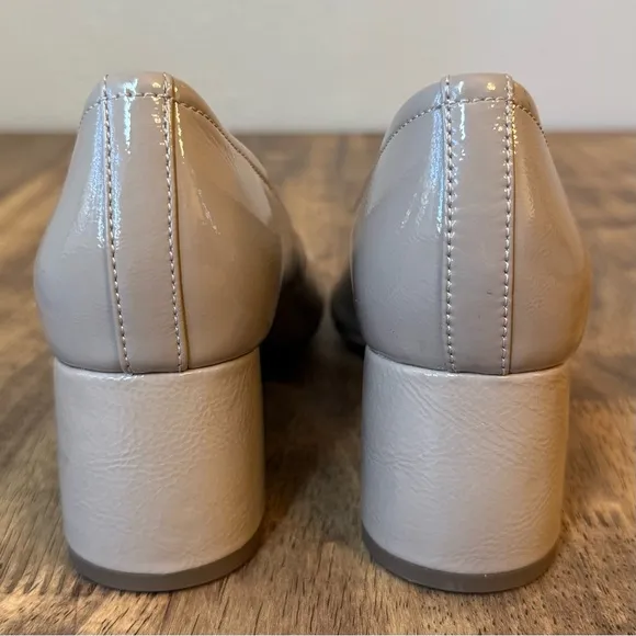 Vionic Women’s Carmel Patent Leather Chunky Comfort Round Toe Heel Taupe Size 7