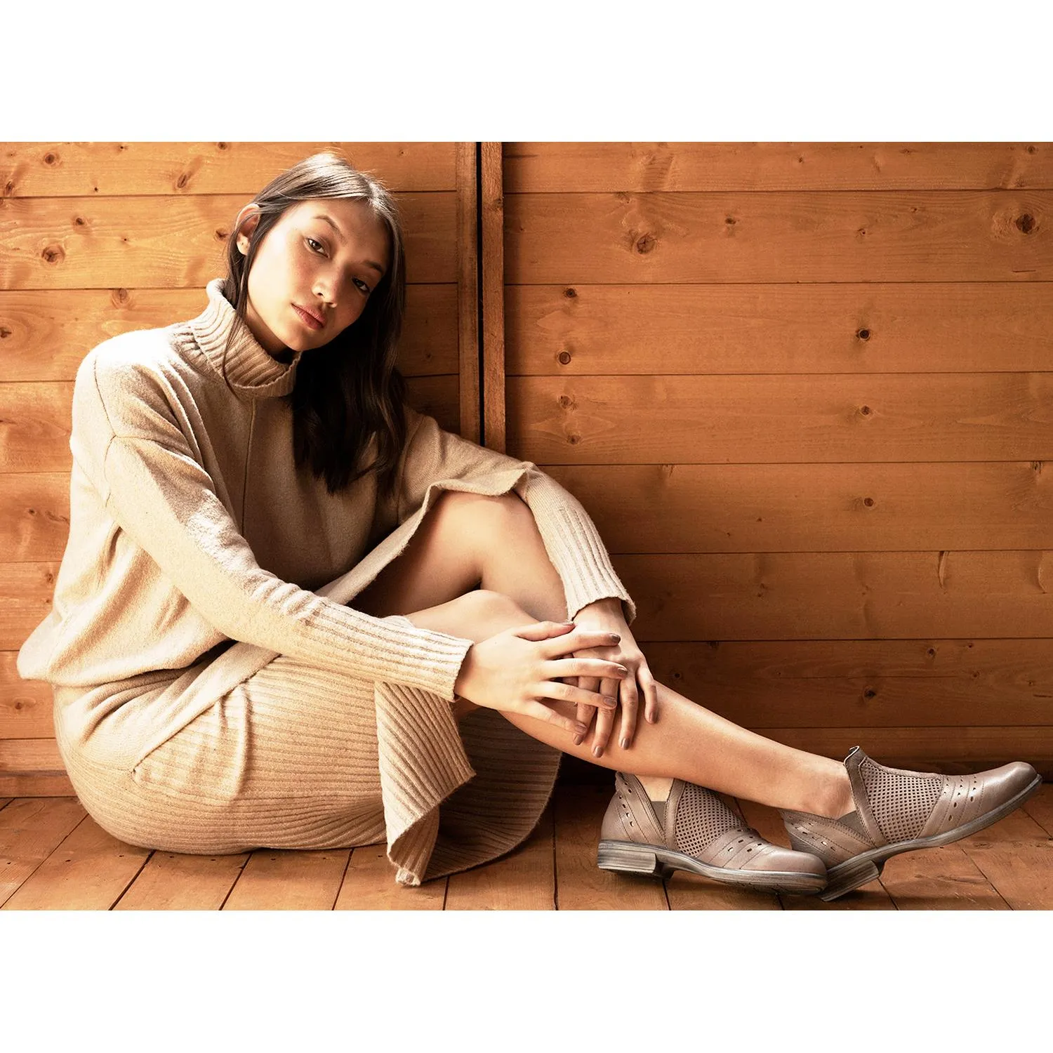 Women's Naot Rivotra Stone Leather/Nubuck